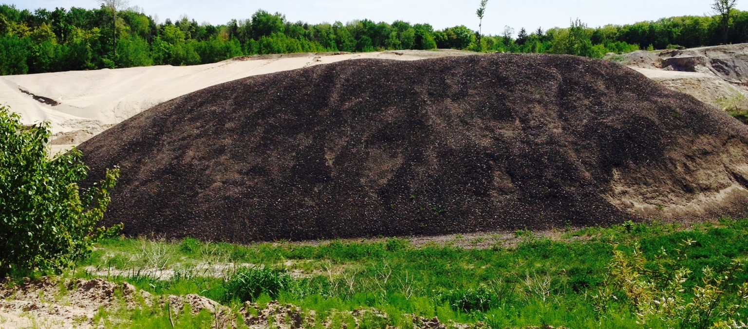 Asphalt pile